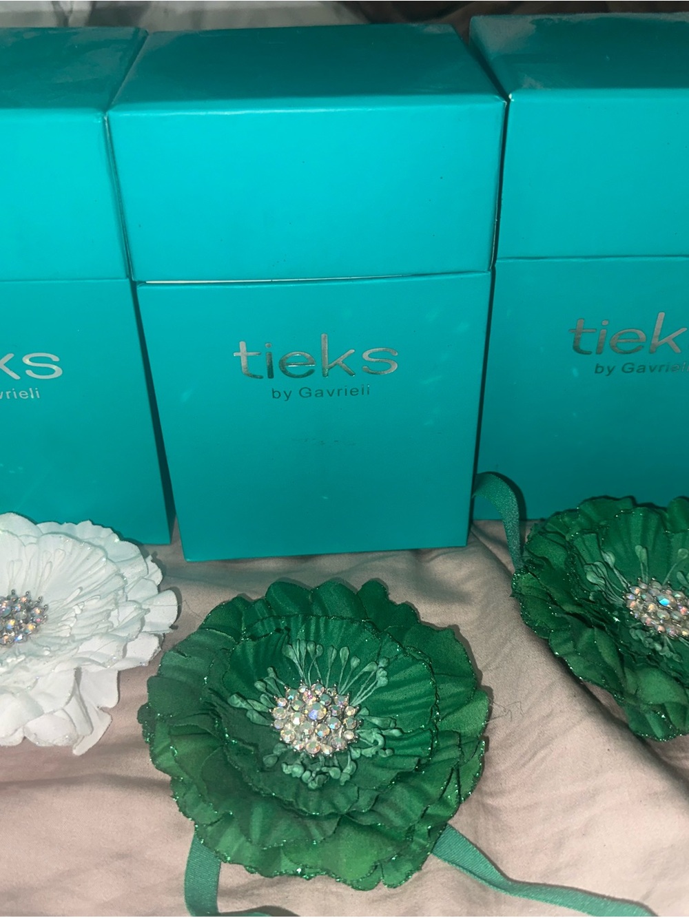 Tieks Green and White Floral Empty boxes with Clips, shoe bags and mask mask